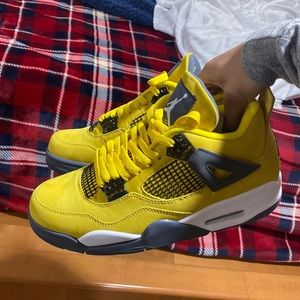 Jordan 4 Lightning